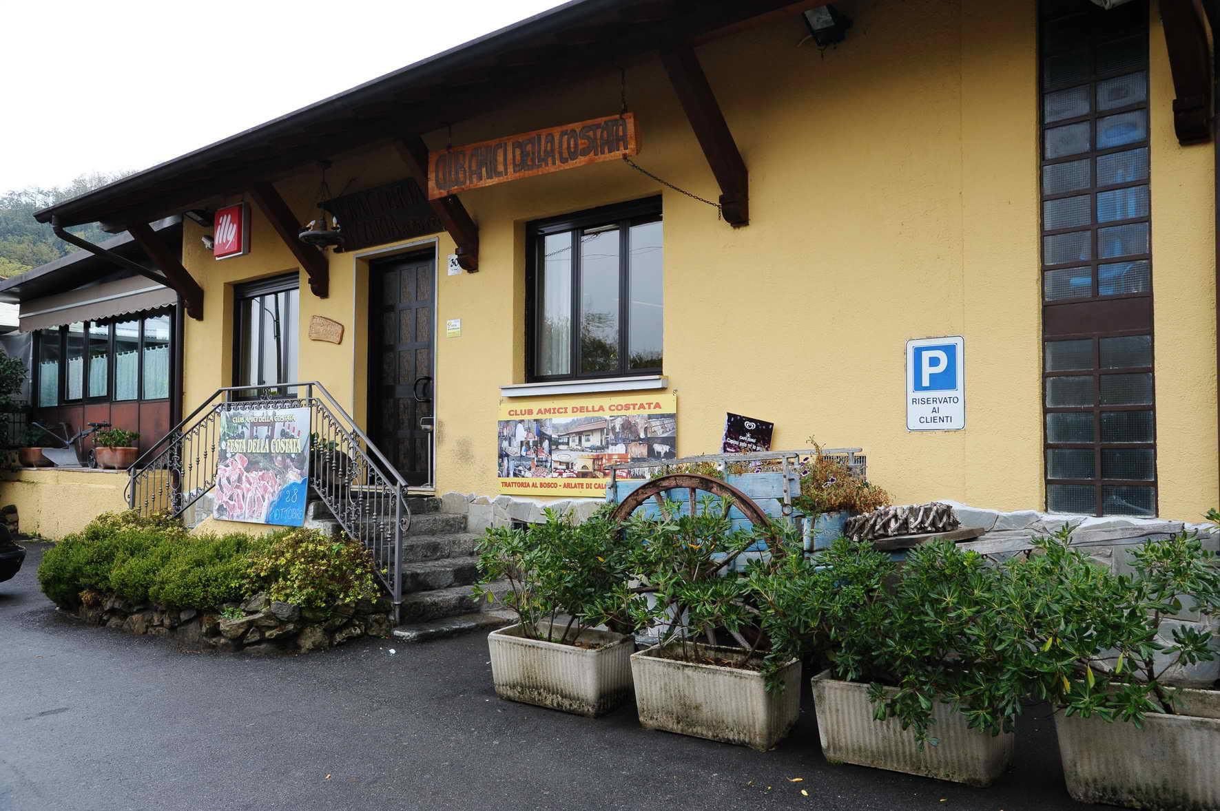 Esterno locale Trattoria al bosco